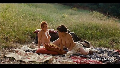Niesamowita brunetka z dużymi cyckami uprawia seks analny redtube darmowe filmy w wannie