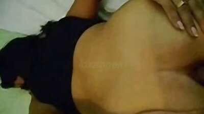 Niegrzeczna MILF ubrana w retube sex filmy seksowną maskę